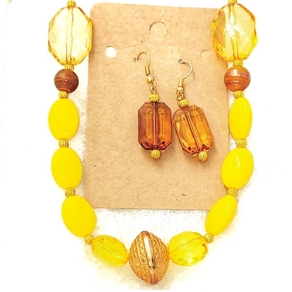 2472NE014. Handmade 2 pc. Yellow Gold Necklace Set - Picture 4 of 8